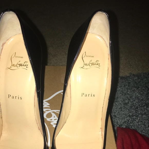 Christian Louboutin - Picture 6 of 8